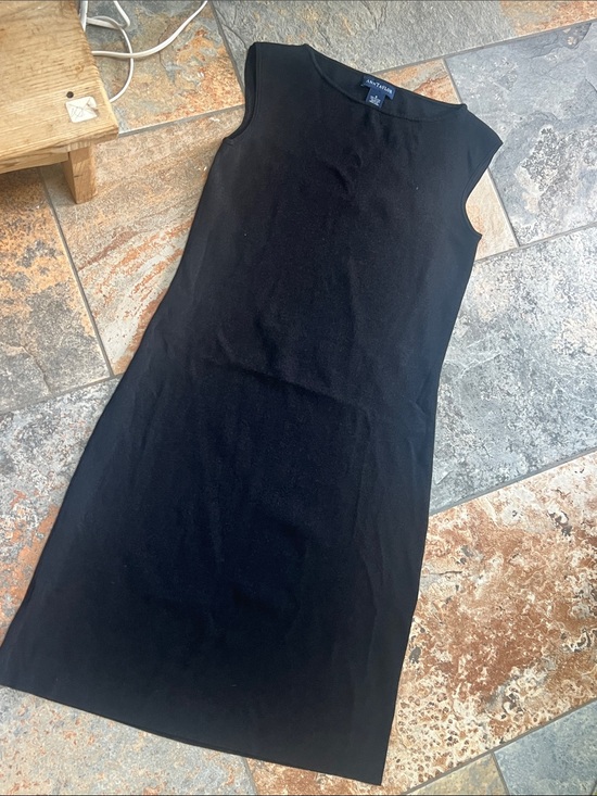 Ann Taylor Dresses & Skirts - Ann Taylor Black Sleeveless Shift Dress